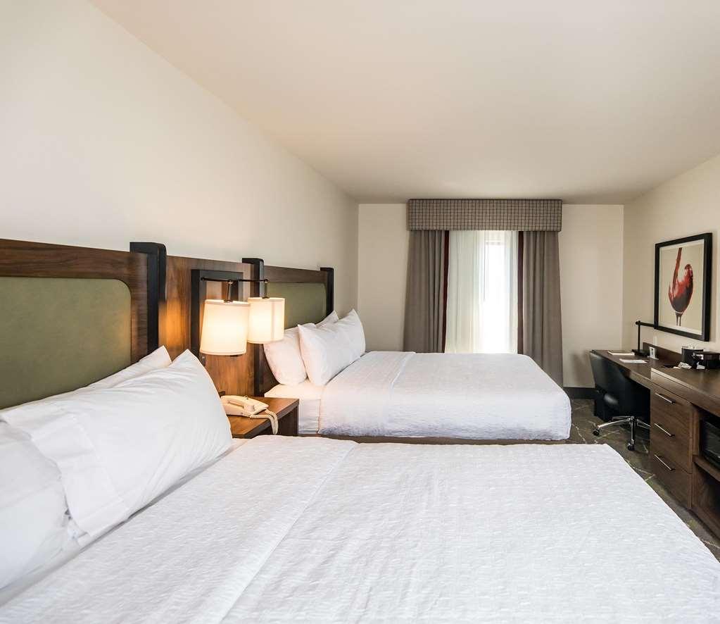 Hampton Inn & Suites Dobson Værelse billede